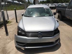 VOLKSWAGEN PASSAT 2013