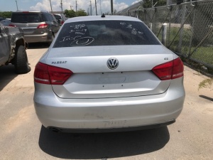 VOLKSWAGEN PASSAT 2013