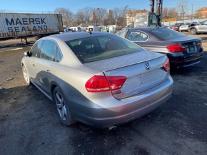 VOLKSWAGEN PASSAT SE 2013
